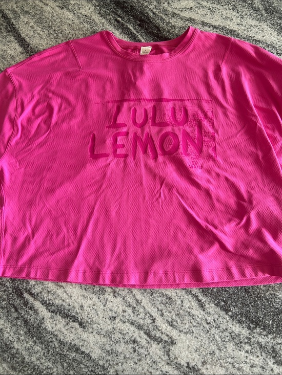 lululemon athletica Tops - lululemon athletica Vibrant Hot Pink Short Sleeve Tee